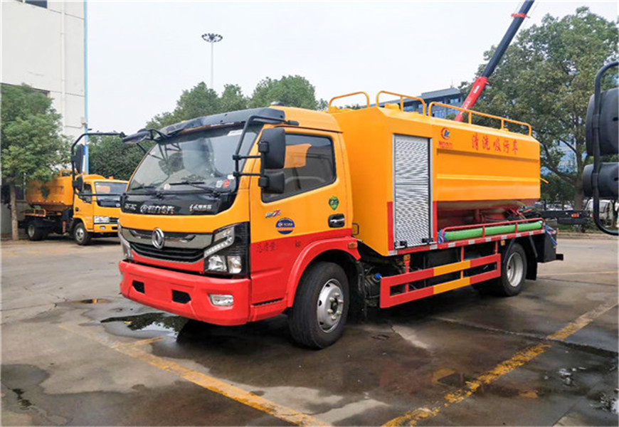  東風(fēng)凱普特清洗吸污車(chē)