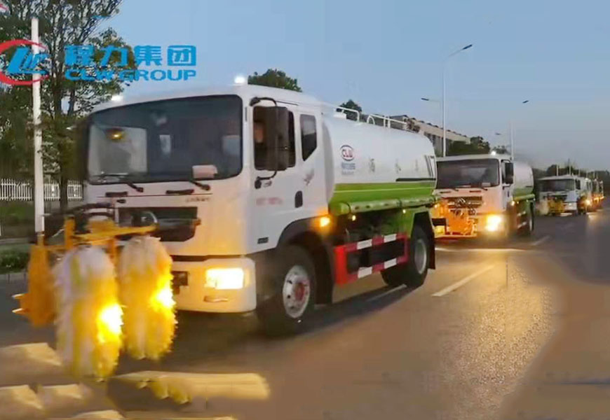 程力集團(tuán)批量環(huán)衛(wèi)車(chē)發(fā)車(chē)