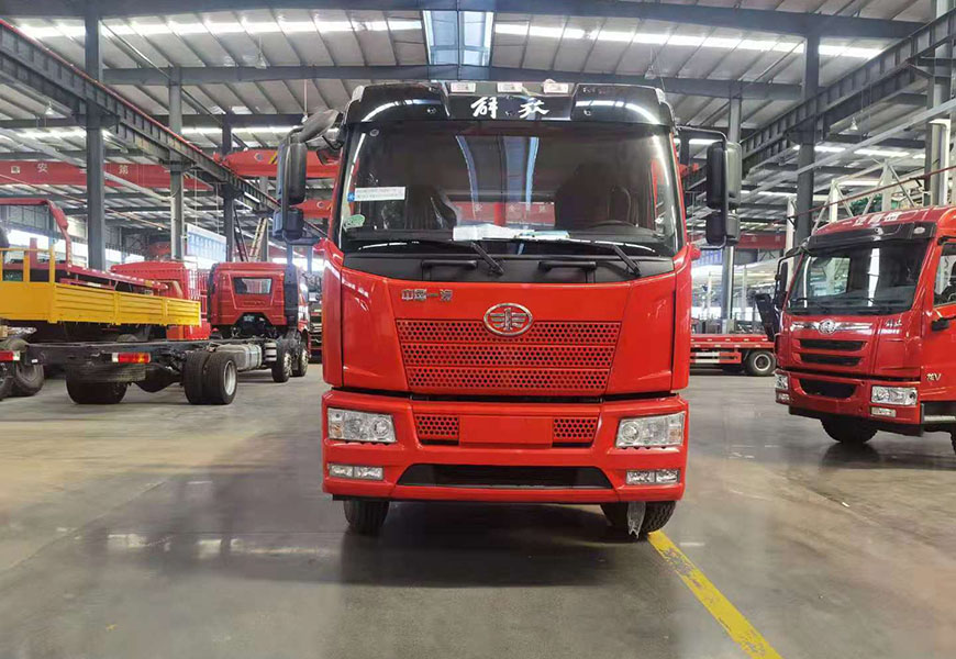 國(guó)六東風(fēng)K6單橋平板運(yùn)輸車(chē)