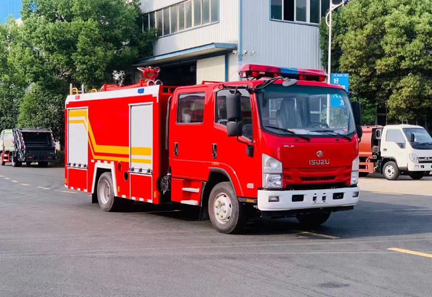 國(guó)六3.5噸五十鈴700P水罐消防車